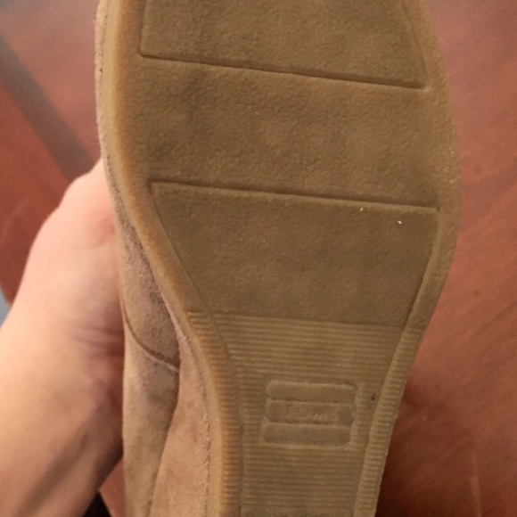 Toms suede bootie Nwot - Picture 6 of 7